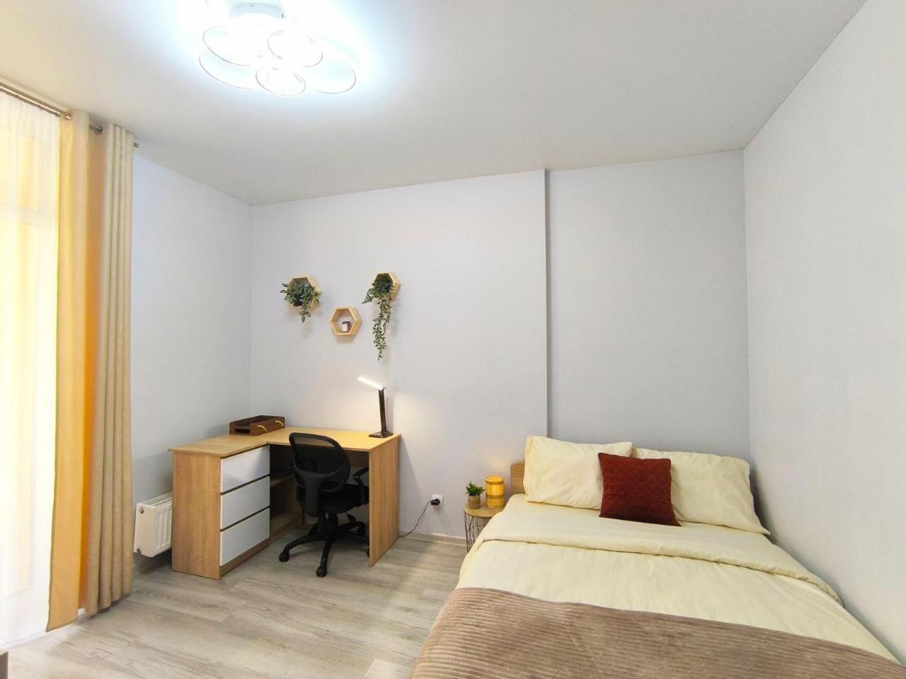 светлая в жк комфорт таун Apartment Kiew