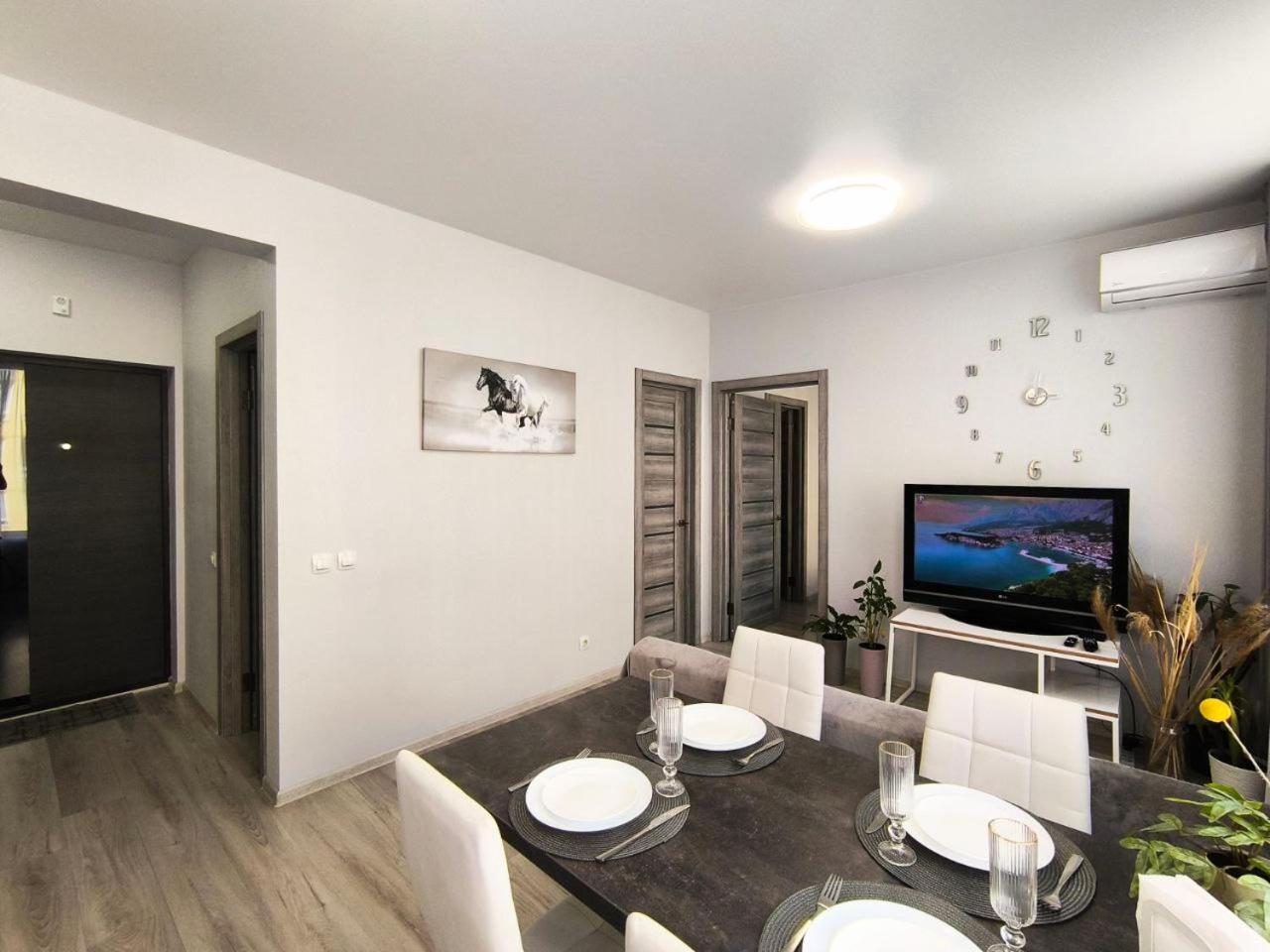 светлая в жк комфорт таун Apartment *